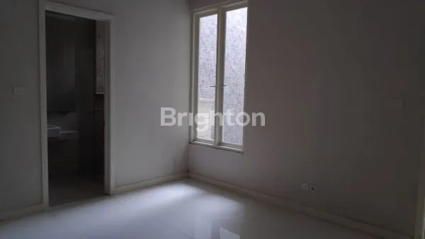 image SELANGKAH KE RAYA MERR. RUMAH BARU GRESSS DI GRAHA SANTOSO. DEKAT NIRWANA, ARAYA, KLAMPIS, DAN BANDARA JUANDA (4)