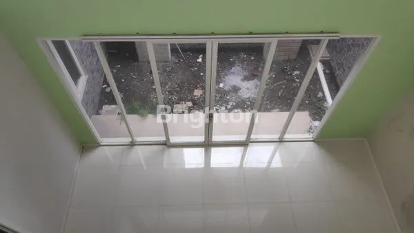 image SELANGKAH KE RAYA MERR. RUMAH BARU GRESSS DI GRAHA SANTOSO. DEKAT NIRWANA, ARAYA, KLAMPIS, DAN BANDARA JUANDA (2)