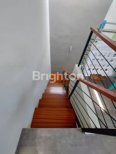 image RUMAH ROYAL RESIDENCE CLUSTER GREENWICH 3 LANTAI  (4)