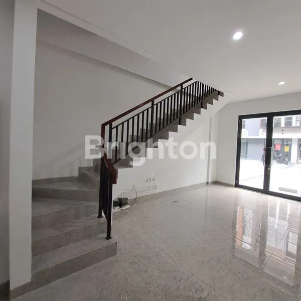 image RUKO  3 LANTAI DI CAMPTON BSD CITY (4)