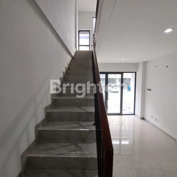 image RUKO  3 LANTAI DI CAMPTON BSD CITY (5)