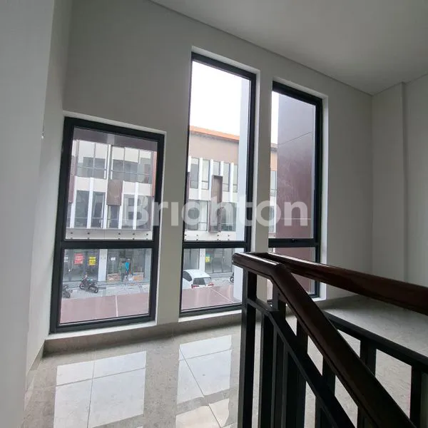 image RUKO  3 LANTAI DI CAMPTON BSD CITY (6)