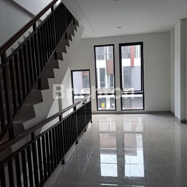 image RUKO  3 LANTAI DI CAMPTON BSD CITY (7)