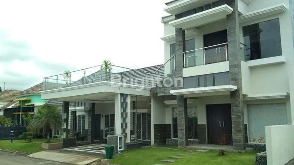 image RUMAH MEWAH LINGKUNGAN AMAN DAN NYAMAN DI BATAM CENTRE (1)