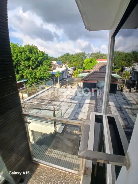 image RUMAH MEWAH LINGKUNGAN AMAN DAN NYAMAN DI BATAM CENTRE (8)