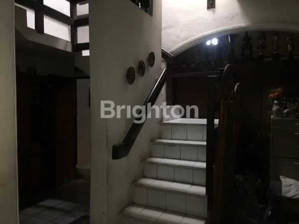 image DIJUAL RUMAH 2 LANTAI LAYAK PAKAI LOKASI BAGUS (6)