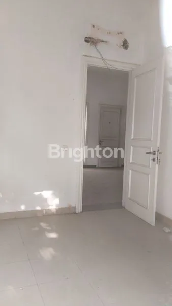 image JUAL CEPAT RUMAH 2LT DI SUMMARECON KELAPA GADING DALAM CLUSTER, POSISI HOEK (7)