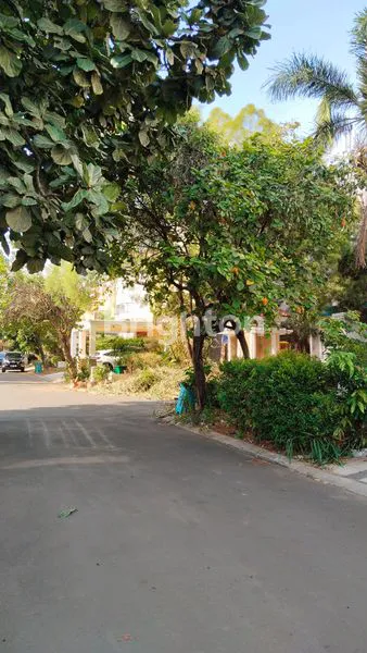 image JUAL CEPAT RUMAH 2LT DI SUMMARECON KELAPA GADING DALAM CLUSTER, POSISI HOEK (3)