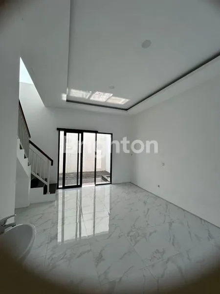 image RUMAH BARU 2LANTAI MODEL MINIMALIS, RUNGKUT ASRI (3)