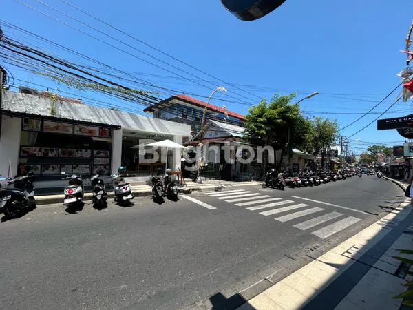 image DI JUAL LAHAN 1200 M2 BERSERTA BBRP TOKO,GUEST HOUSE  DI KAWASAN PUSAT HIBURAN,HOTEL,BAR DI SEMINYAK KUTA BADUNG BALI (1)