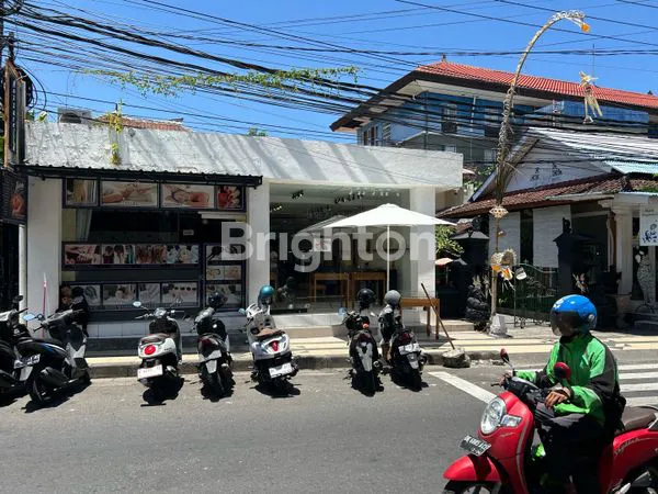 image DI JUAL LAHAN 1200 M2 BERSERTA BBRP TOKO,GUEST HOUSE  DI KAWASAN PUSAT HIBURAN,HOTEL,BAR DI SEMINYAK KUTA BADUNG BALI (4)