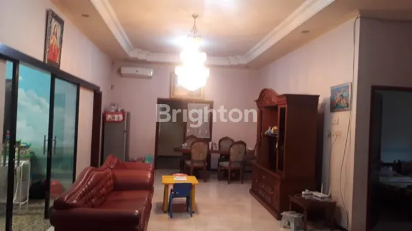 image TURUN HARGA RUMAH HOOK DI POROS UTAMA SAWOJAJAR (3)