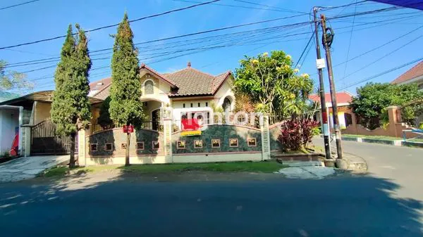 image TURUN HARGA RUMAH HOOK DI POROS UTAMA SAWOJAJAR (6)