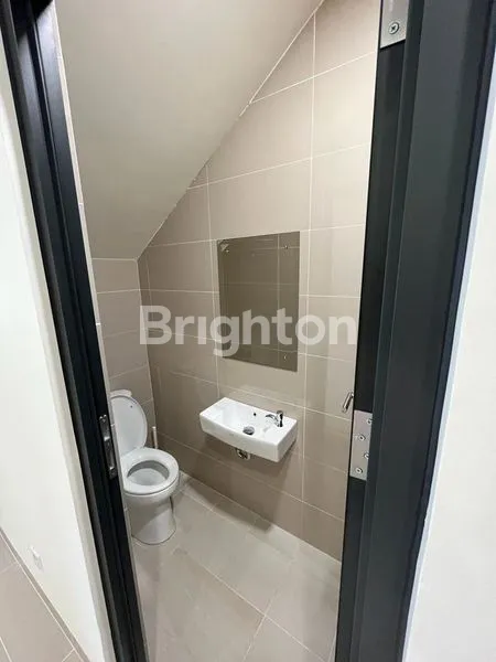 image RUMAH RAPI 2 LANTAI SIAP HUNI CLUSTER BARONI SYMPHONIA (6)