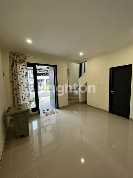 image RUMAH RAPI 2 LANTAI SIAP HUNI CLUSTER BARONI SYMPHONIA (8)