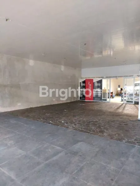 image SHOWROOM MAHINDRA COCOK UNTUK KANTOR, BISNIS LAINNYA DI  JALAN  MARSMA R.ISWAHYUDI  (5)