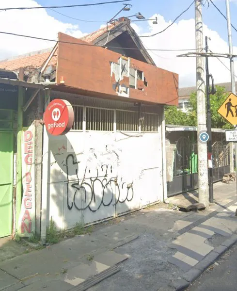 BANGUNAN LOSS DI NOL JALAN RAYA MENGANTI