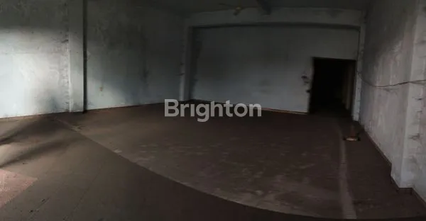 BANGUNAN TENGAH KOTA