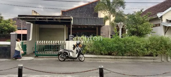 image RUMAH BESAR SIAP HUNI LOKASI PREMIUM RING SATU KAMPUS  UGM  (1)