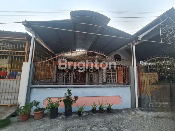 image RUMAH LUAS DAN LEBAR DEKAT JALAN RIAU UJUNG (1)