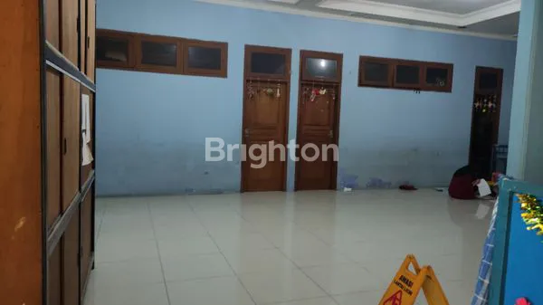 image RUMAH 2,5 LANTAI SIAP HUNI AREA PLEBURAN SEMARANG (2)