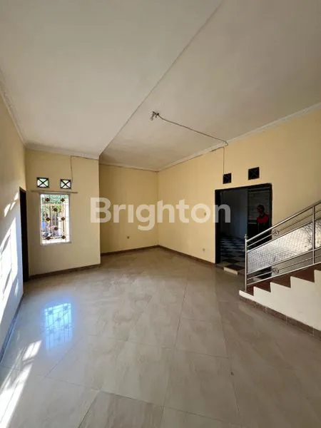 image RUMAH HOOK SIAP HUNI PERUM WIGUNA TIMUR REGENCY GUNUNGANYAR (3)