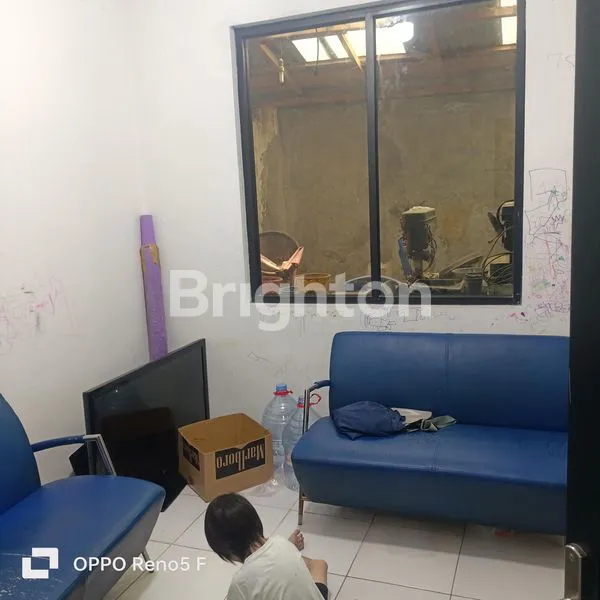 image RUMAH TINGGAL BELAKANG GREND LAKE (3)