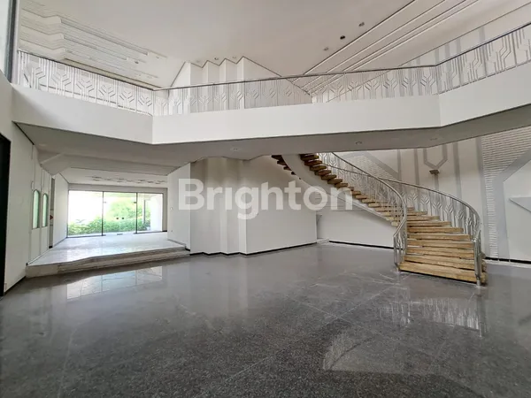 RUMAH TENGAH KOTA EMBONG KENONGO LOKASI STRATEGIS CIAMIK