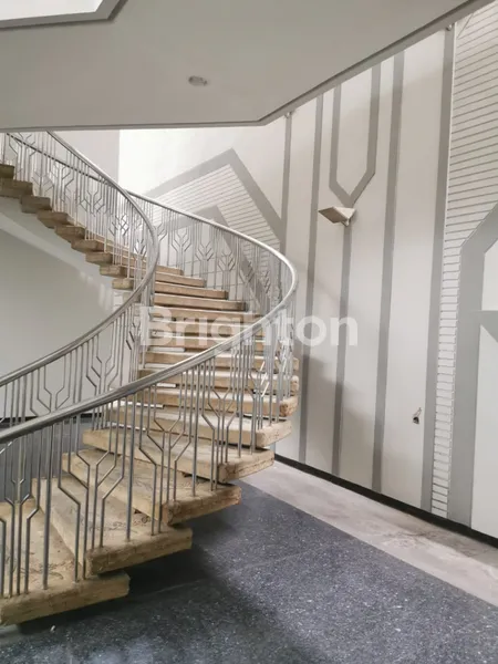 image RUMAH TENGAH KOTA EMBONG KENONGO LOKASI STRATEGIS CIAMIK (3)