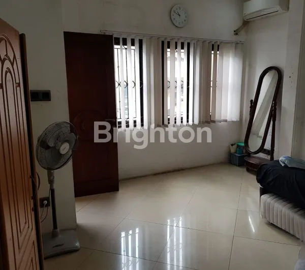 image RUMAH 4 LANTAI COCOK UNTUK KOS-KOSAN DI RAWAMANGUN JAKARTA TIMUR  (2)