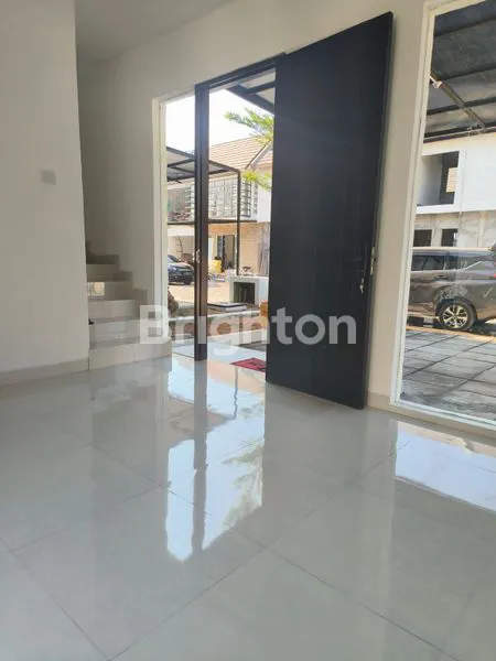 image  RUMAH 2 LANTAI DI MUTIARA CITY, SIDOARJO (4)