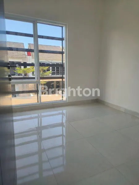 image  RUMAH 2 LANTAI DI MUTIARA CITY, SIDOARJO (6)