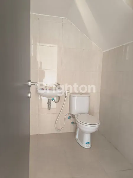 image  RUMAH 2 LANTAI DI MUTIARA CITY, SIDOARJO (8)