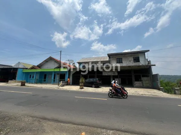 image DIJUAL 2 RUMAH BERSEBELAHAN LANTAI 4 KE BAWAH  PEMANDANGAN INDAH . PINGGIR JALAN UTAMA CIKALONG WETAN (1)