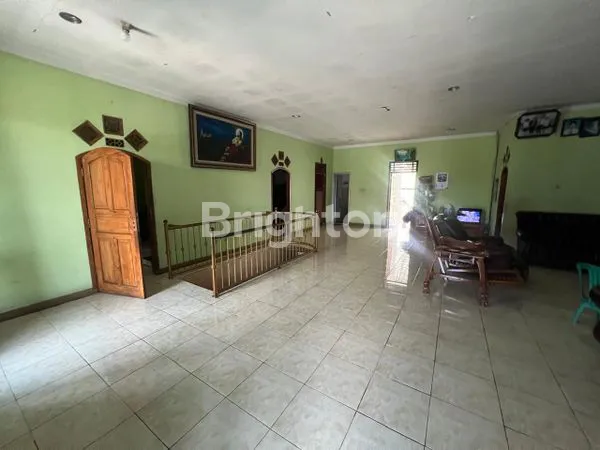 image DIJUAL 2 RUMAH BERSEBELAHAN LANTAI 4 KE BAWAH  PEMANDANGAN INDAH . PINGGIR JALAN UTAMA CIKALONG WETAN (6)