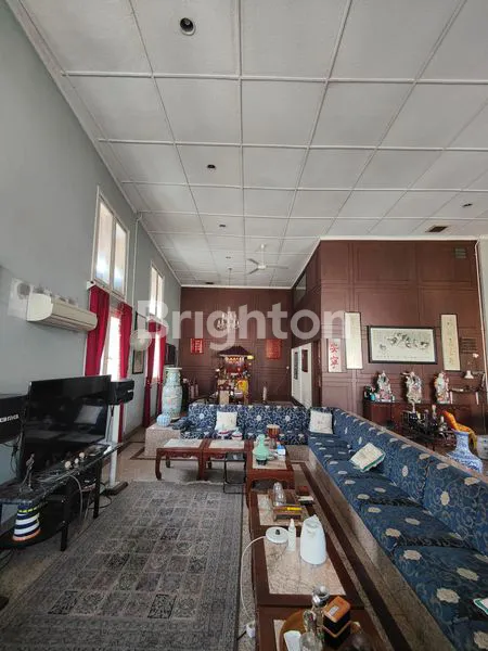 RUMAH SIAP HUNI JALAN SLOMPRETAN - RUMAH TEMPO DOELOE DAERAH PECINAN SURABAYA. LOKASI STRATEGIS SELANGKAH MENUJU PASAR ATOM DAN KYA KYA KEMBANG JEPUN