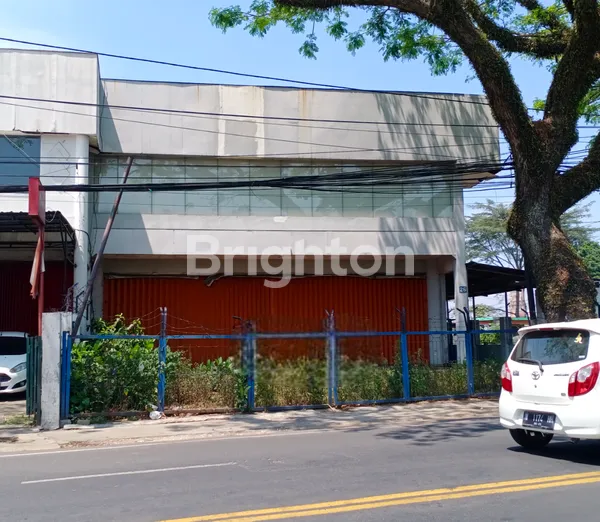 image GUDANG SIAP PAKAI SUNANDAR PRIYO SUDARMO (1)