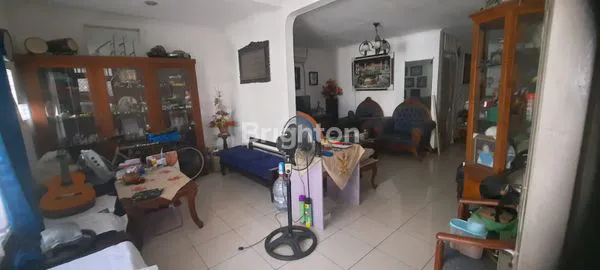 image RUMAH SIAP HUNI 2 LANTAI LOKASI STRATEGIS SURABAYA TIMUR (3)