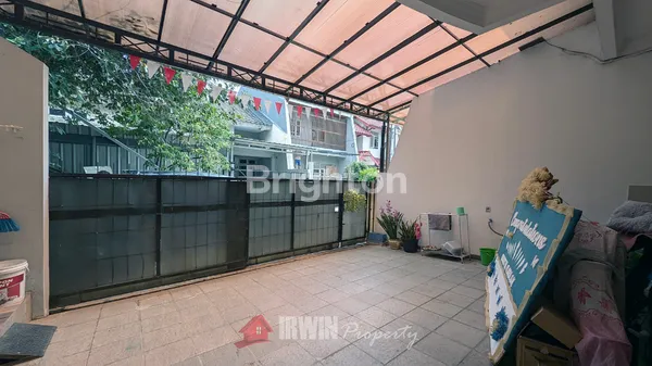 RUMAH CANTIK MURAH 3 LANTAI DI KEMBANG BARU, KEDOYA SELATAN