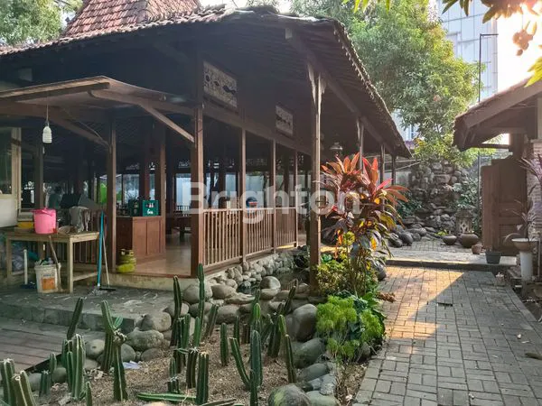 image RESTO & MEETING ROOM STRATEGIS DI KARAWACI (3)