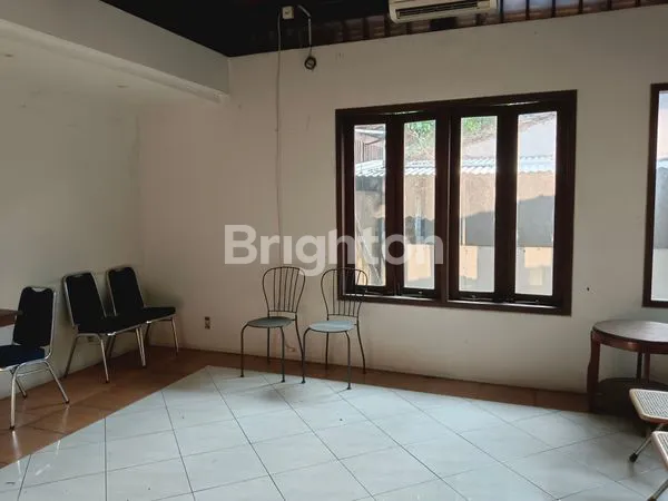 image RESTO & MEETING ROOM STRATEGIS DI KARAWACI (6)