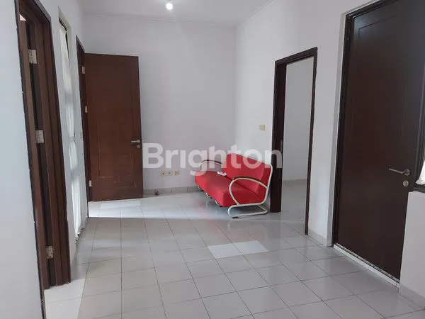 image RUMAH VIEW TAMAN DI CLUSTER THE BREEZE SENTUL CITY (4)