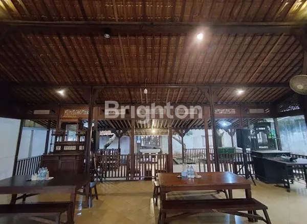 image RESTO & MEETING ROOM STRATEGIS DI KARAWACI (1)