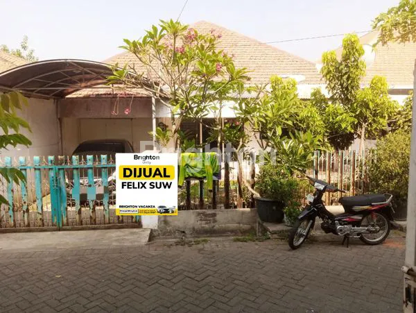 image RUMAH CLASSIC DI NGINDEN KOTA (1)