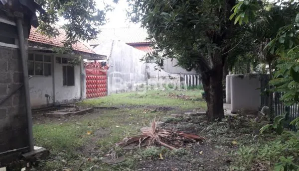image RUMAH HITUNG TANAH JL. KAMPAR SURABAYA PUSAT (4)