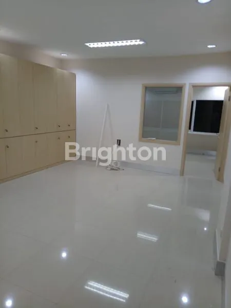 image DISEWAKAN RUKO 5 LANTAI DI GLODOK KOTA (2)