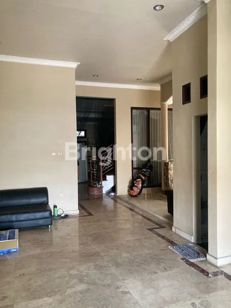 image 2 RUMAH RENOV JADI 1 HARGA MIRING BU (2)