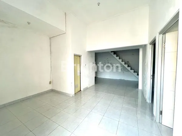 image RUMAH 1 LANTAI KOSONGAN NEW VALENCIA BALIKPAPAN REGENCY (3)