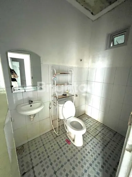 image RUMAH 1 LANTAI KOSONGAN NEW VALENCIA BALIKPAPAN REGENCY (8)