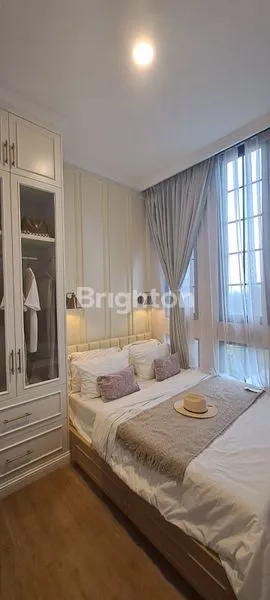 image RUMAH AMERICAN CLASSIC GRAND DUTA CITY SUMMARECON CROWN GADING HARAPAN INDAH BEKASI (3)